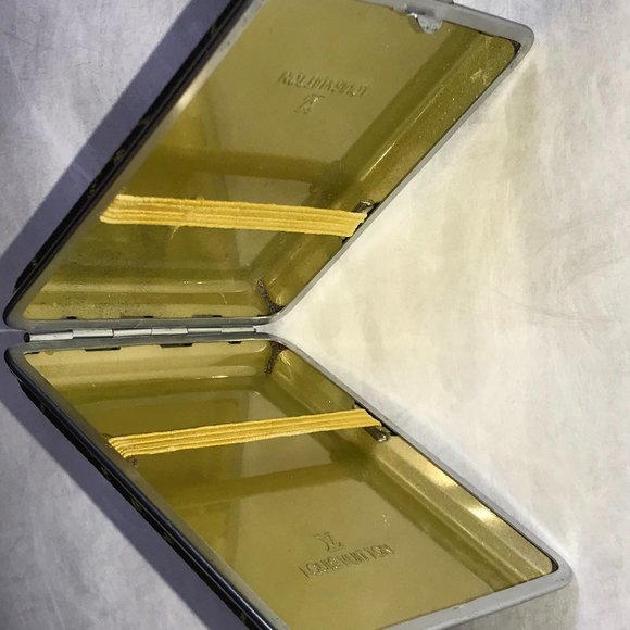 Louis Vuitton Rare Vintage Cigarette Case/ Perfect Hand Size Accessory - Unisex - Picture 6 of 15